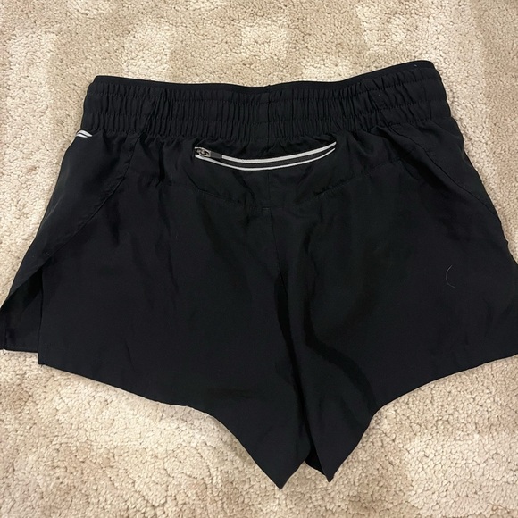 Fabletics Running Shorts! - Picture 2 of 3